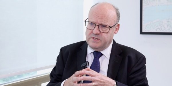 最安全的杠杆炒股平台官网 独家专访伦敦金融城主席贺凯思：中国对伦敦至关重要，期待深化中英金融合作